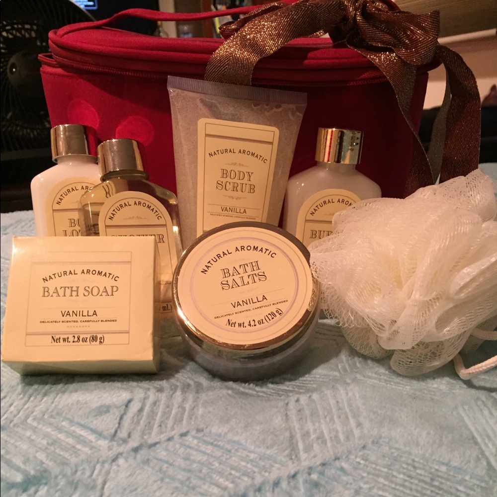 New bath set never used